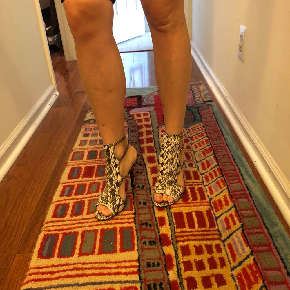 Heels - Picture 3 of 4